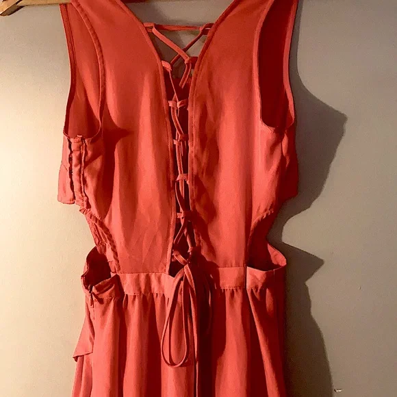 Woman’s Dress - Picture 6 of 15